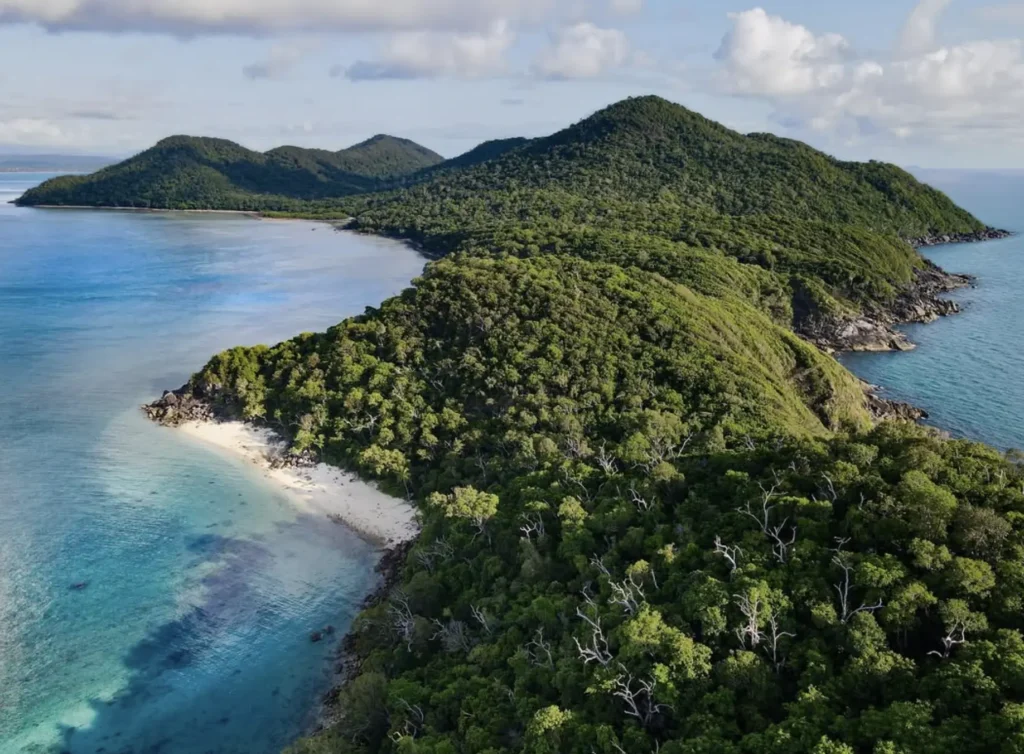 How is getting to Green Island