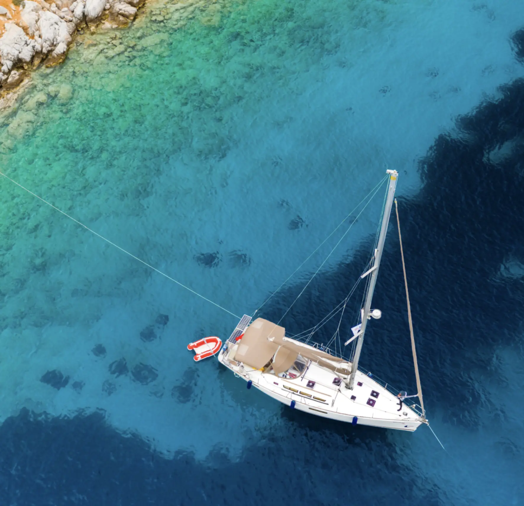 Sailing Whitsundays reef adventure