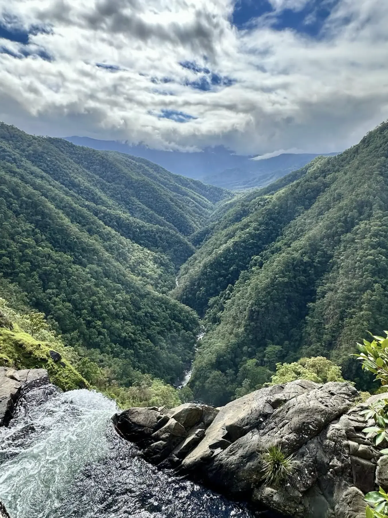 budget travel tips Cairns