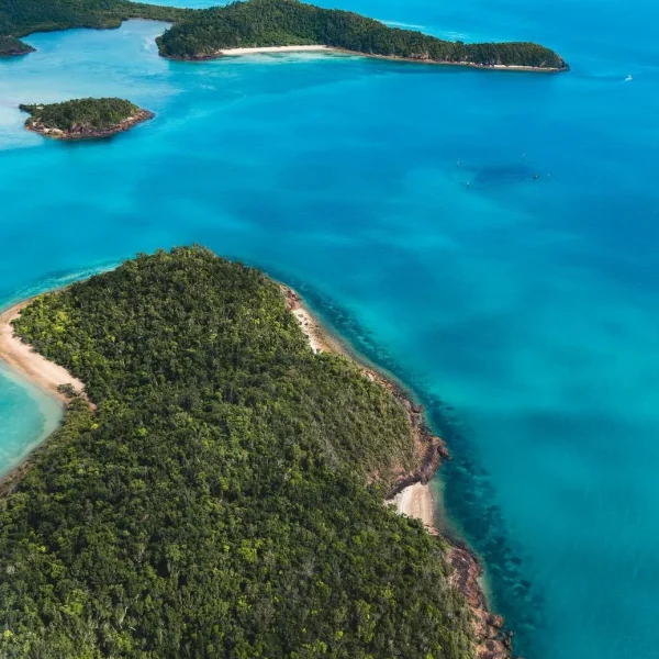 flight over whitsundays